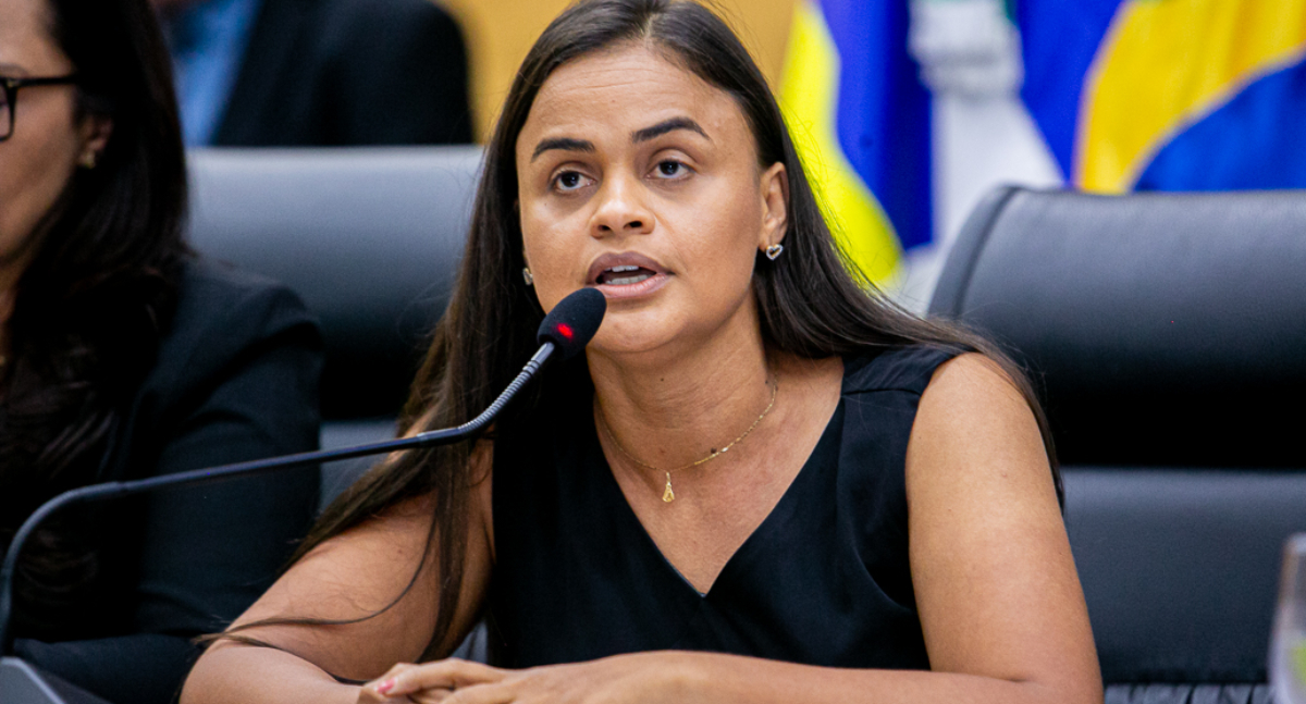 Dra. Taíssa reconhece legitimidade da pauta dos servidores da educação em sessão da Alero