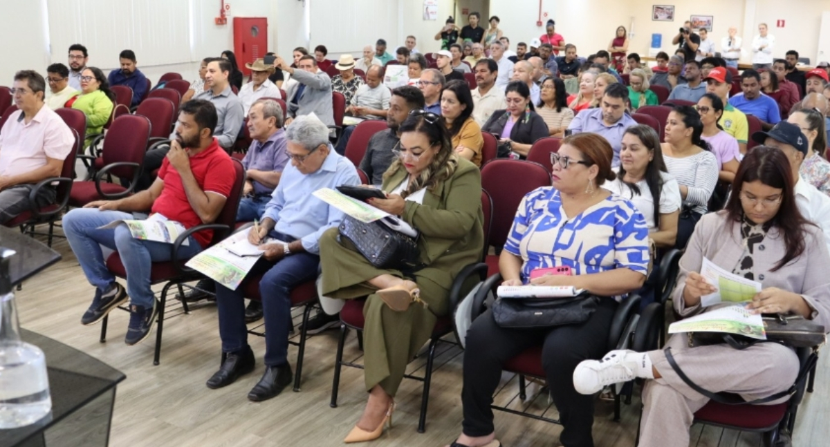 Durante debate sobre Lei 14.757/2023, Cláudia de Jesus cobra segurança jurídica para pequenos agricultores familiares