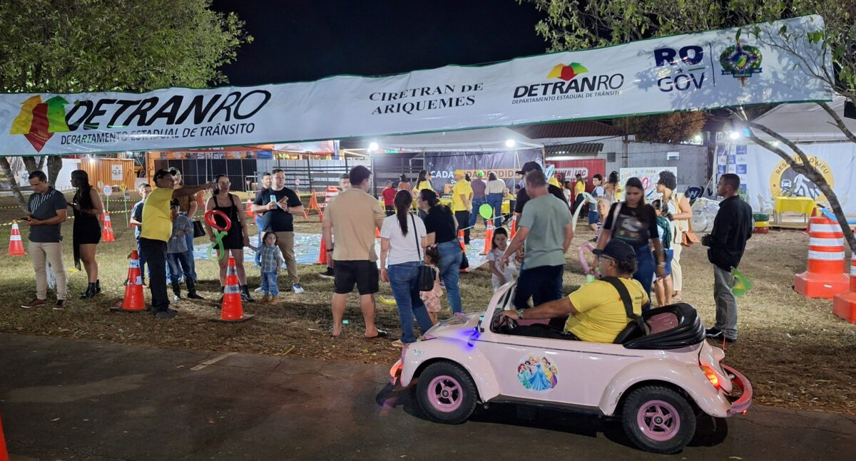 Educação para o trânsito mobiliza jovens e adultos durante feiras agropecuárias em Rondônia