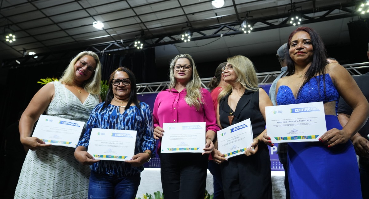 Eleição distrital mostra força das mulheres com vitória de administradoras