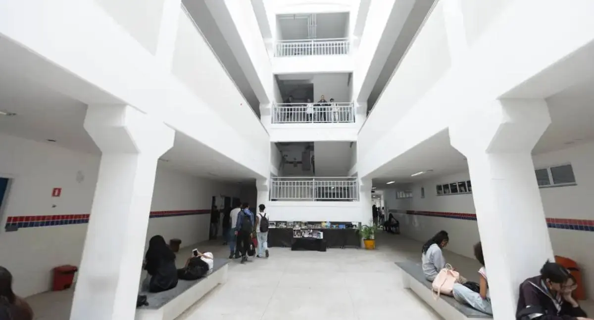 Escola em tempo integral tem jornada mínima de 35 horas semanais