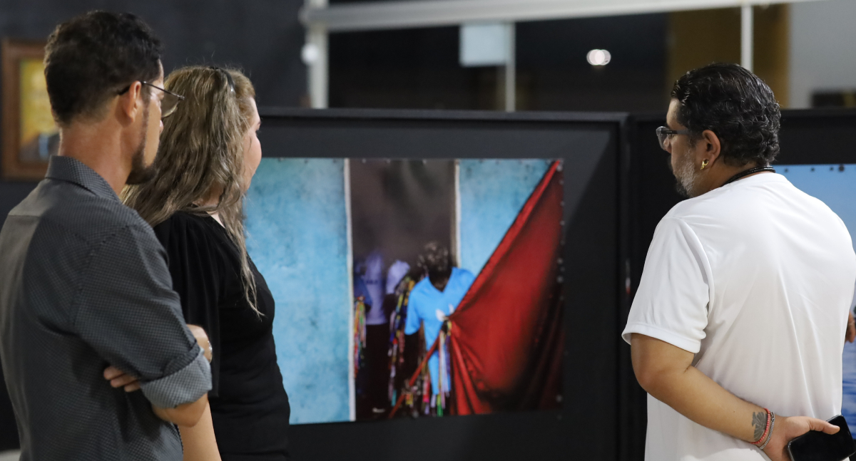 Exposição fotográfica celebra Festa do Divino e memória quilombola em Rondônia