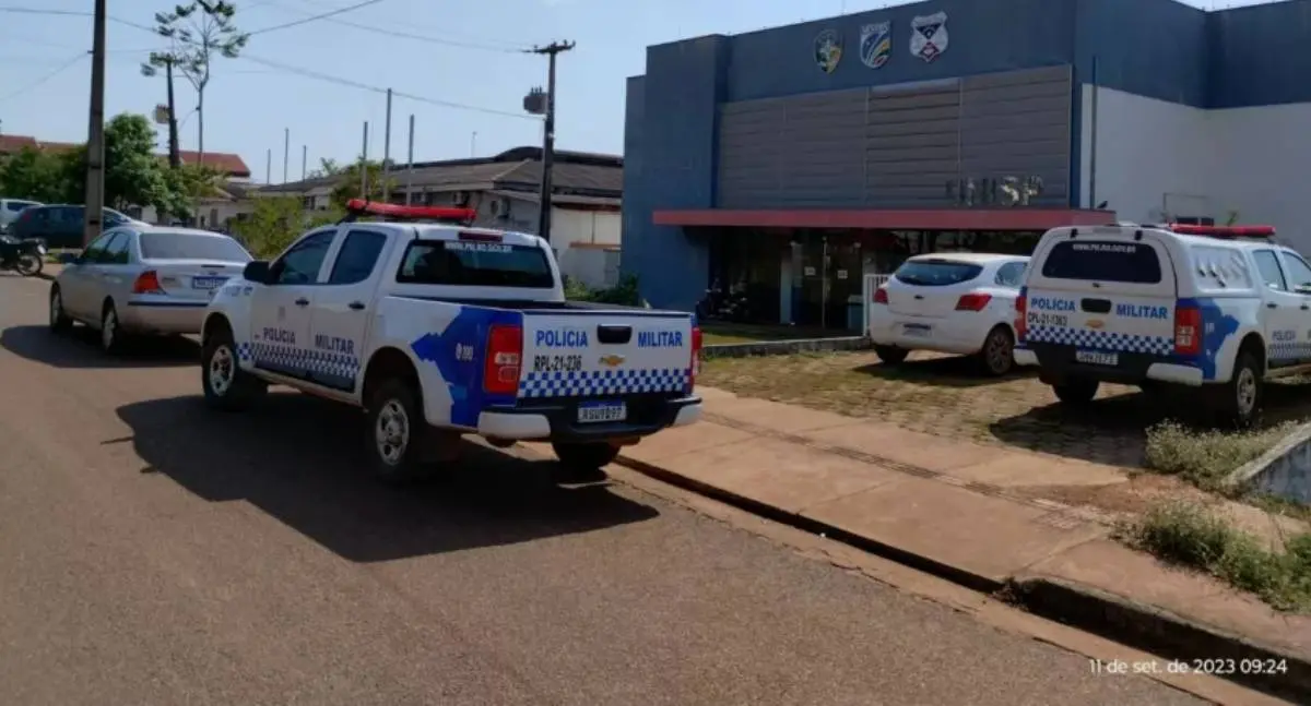 Família é feita refém durante assalto a residência em Rolim de Moura