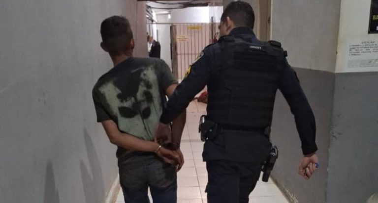 Foragido por homicídio é preso após tentar fugir da polícia em Porto Velho