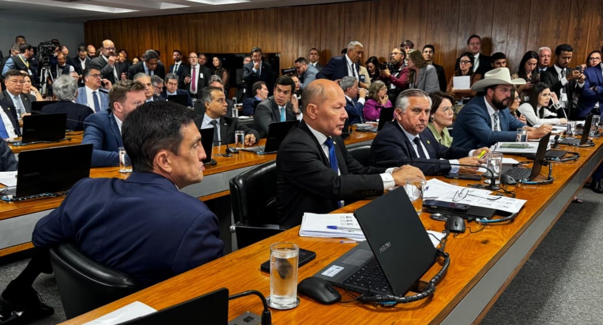 Governo Lula sofre primeira derrota na CPMI do INSS após articulação de Coronel Chrisóstomo