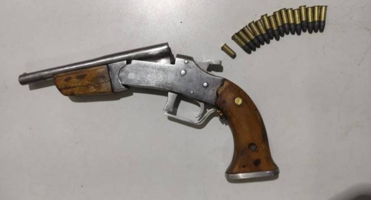 Homem é preso bêbado e armado em estrada rural de Vilhena