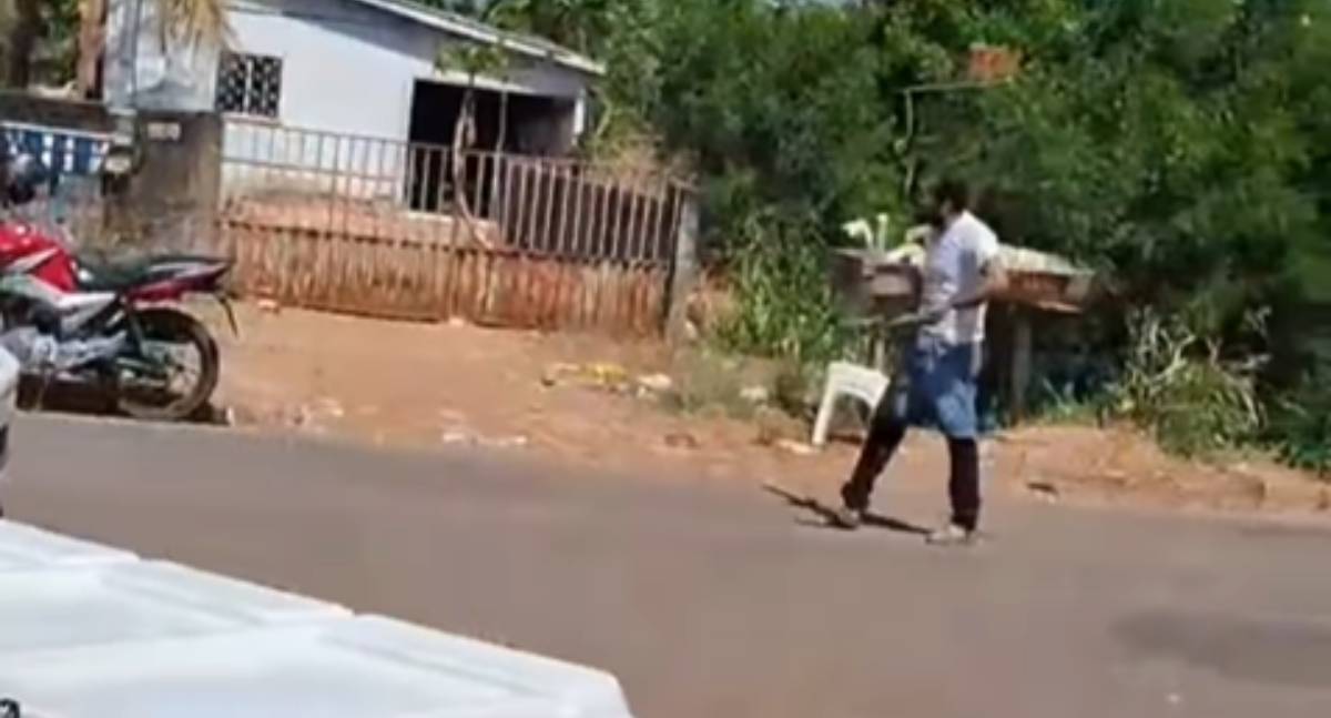 Homem em surto ataca bombeiros e polícia em Ouro Preto