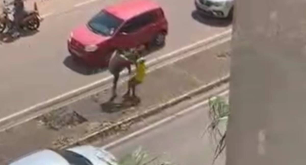 Idoso com camisa do Brasil é agredido por militantes durante recepção de Lula em Porto Velho