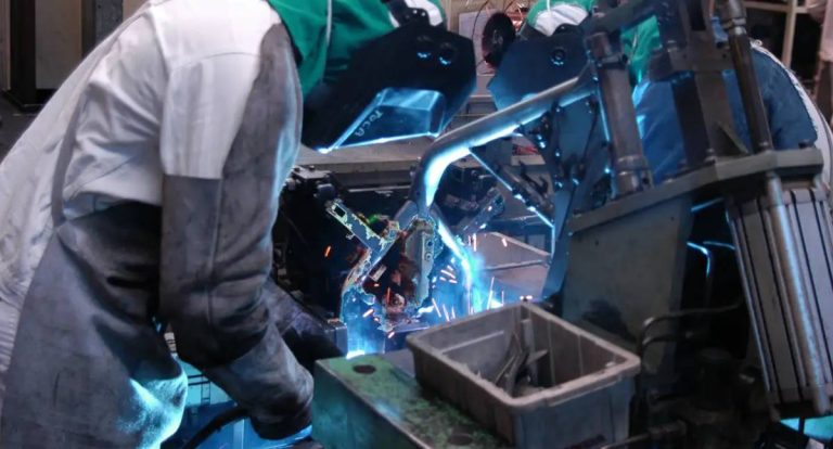 Indústria de máquinas cresce quase 14% no ano até julho