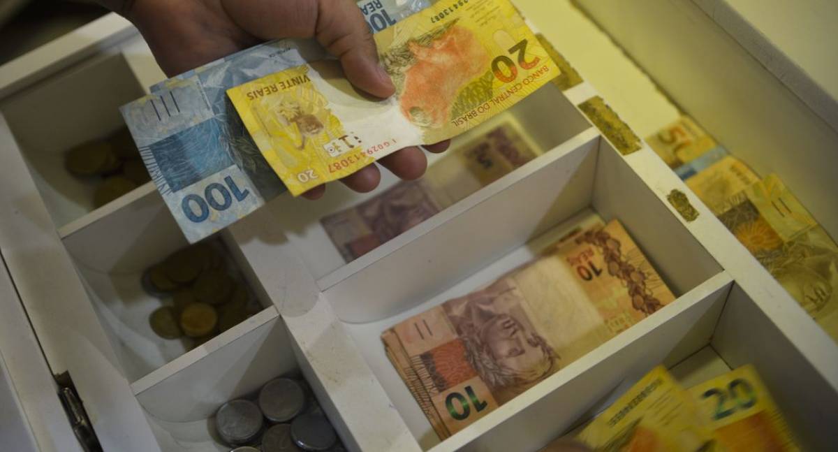 INPC acumula 5,13% em 12 meses com cinco quedas seguidas