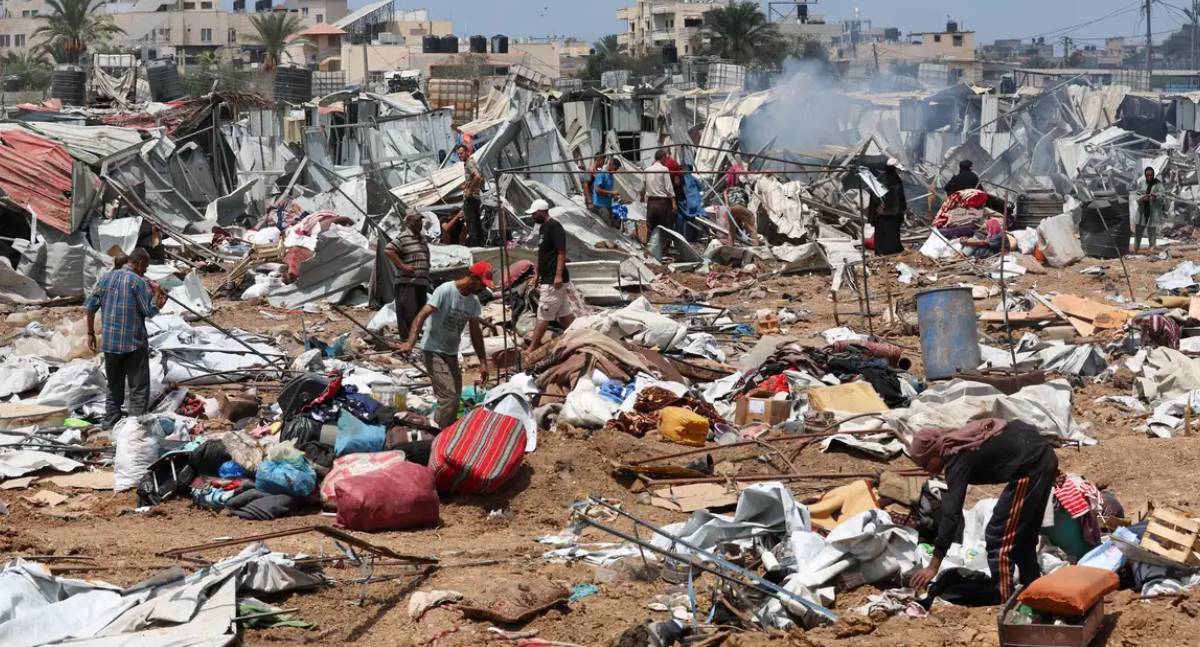 Israel inicia ofensiva militar e palestinos fogem de Gaza