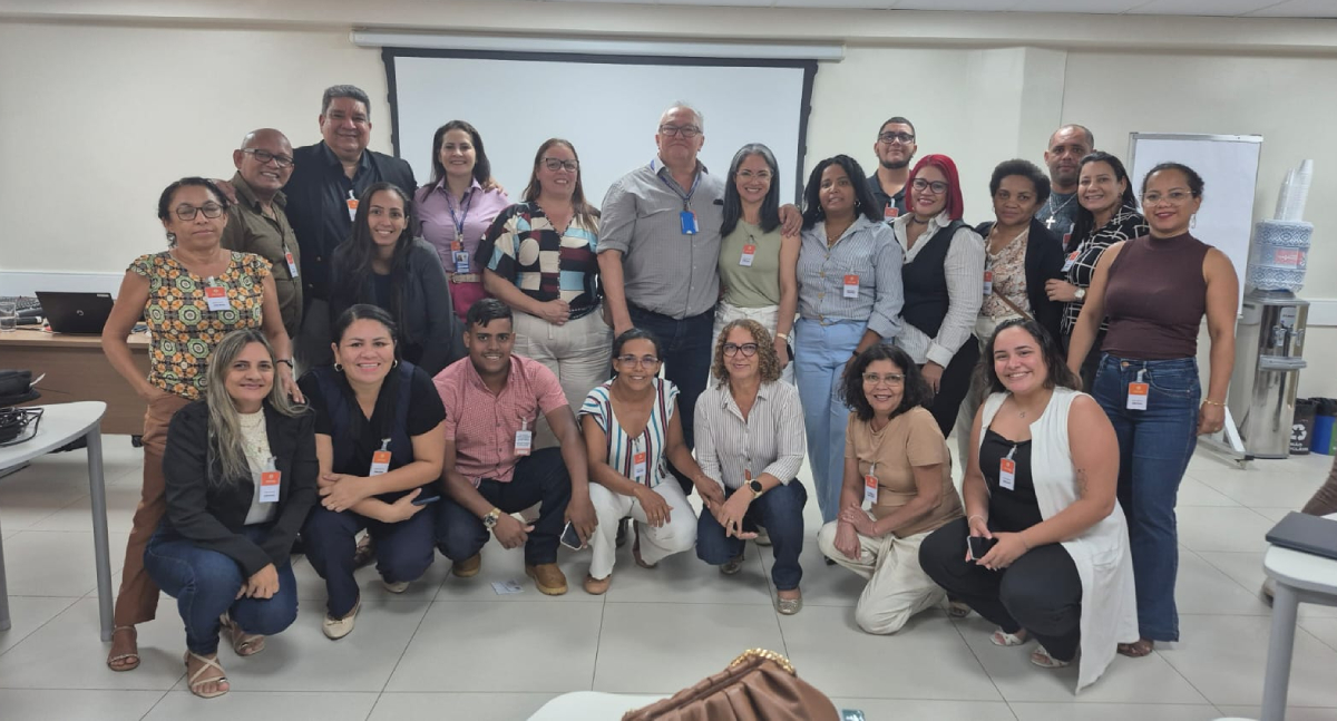 Itapuã do Oeste participa de oficina para elaboração do Plano Decenal de Educação 2026-2036