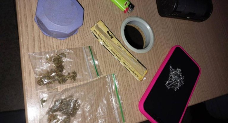 Jovens são flagrados com drogas e em manobras perigosas em Jaru