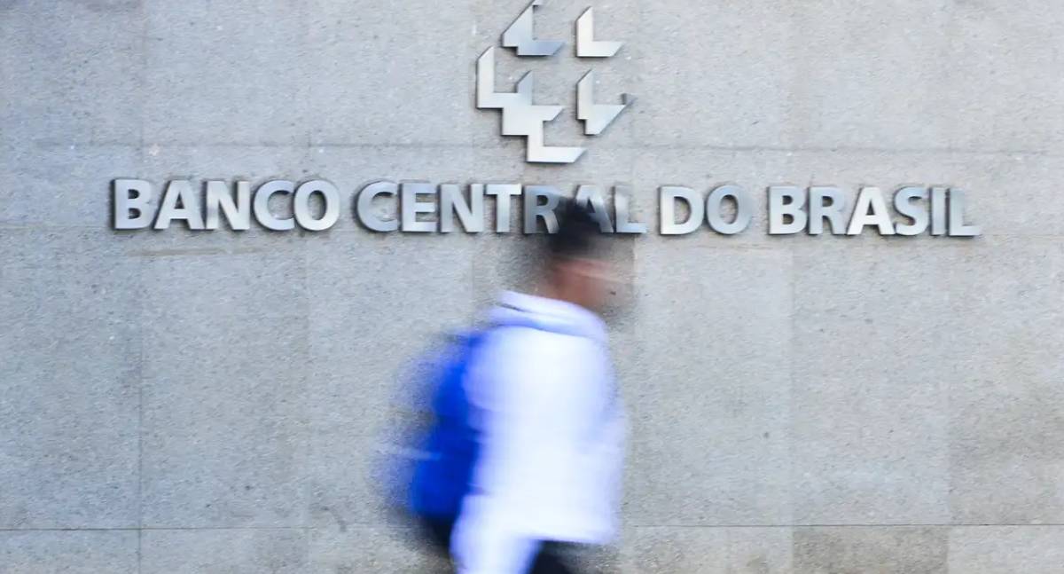 Juro alto deve perdurar por tempo prolongado, diz Banco Central