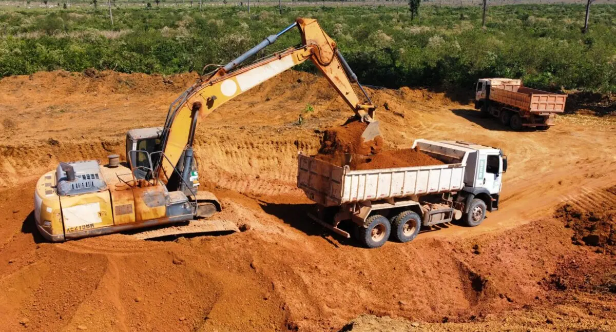 Linha 35 recebe melhorias em 47 km com parceria entre Governo de RO e Prefeitura de Candeias do Jamari