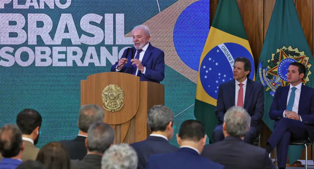 Lula assina Plano Brasil Soberano para amparar exportadores contra tarifas dos EUA