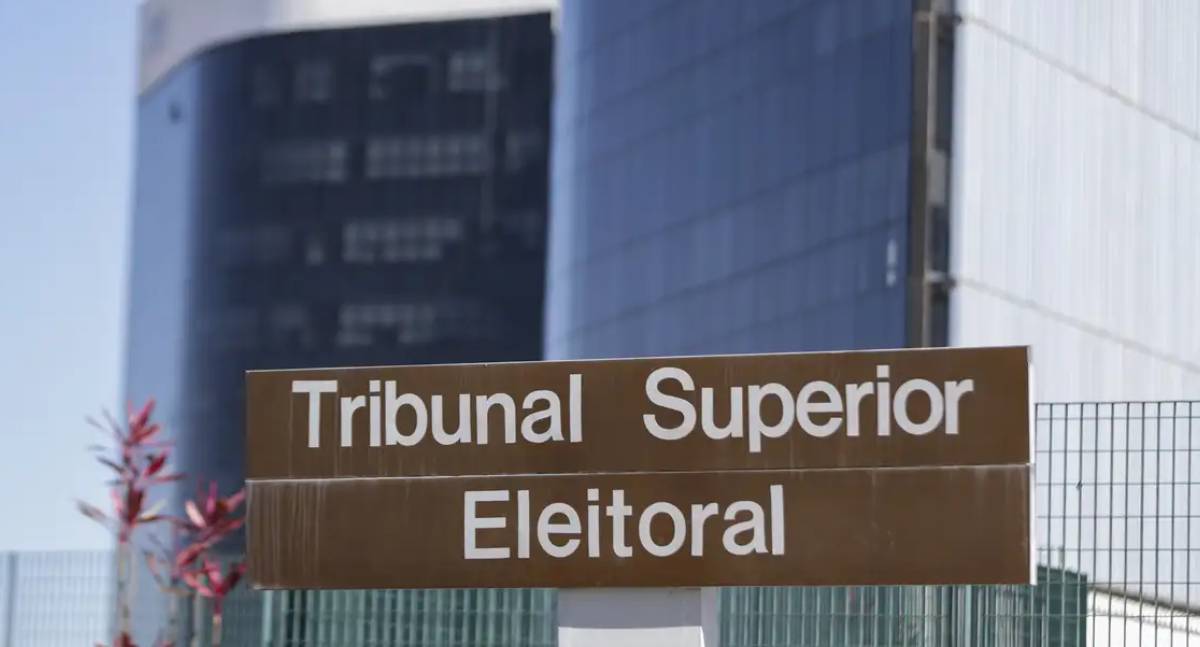 Lula nomeia novos ministros para o TSE