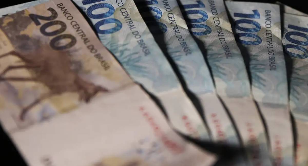 Lula sanciona lei que isenta de IR quem ganha até R$ 3.036