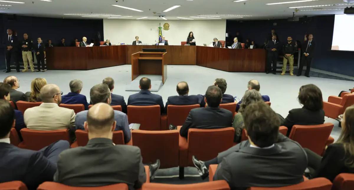 Mais de 3,3 mil pessoas pedem para acompanhar julgamento de Bolsonaro
