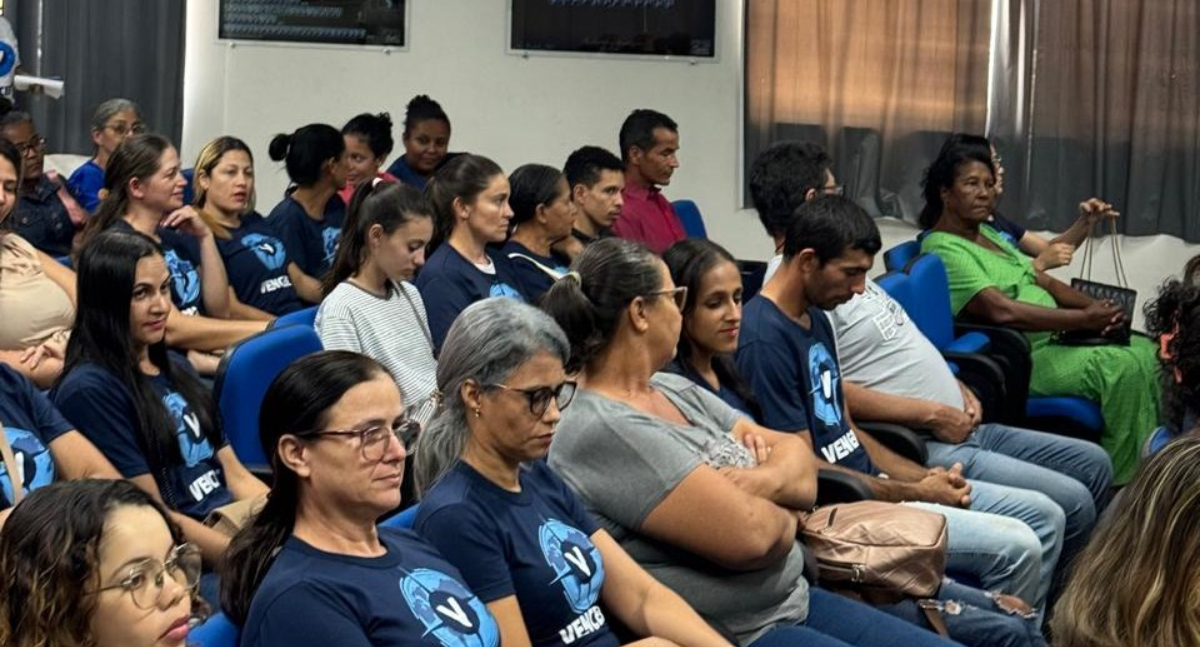 Mais de 40 concluintes do programa Vencer recebem kit profissional em Nova Brasilândia d’Oeste