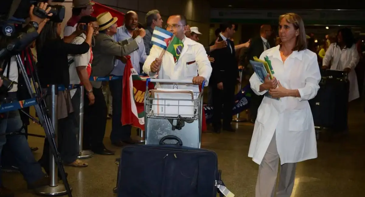 Médicos cubanos repudiam ação dos EUA contra Mais Médicos