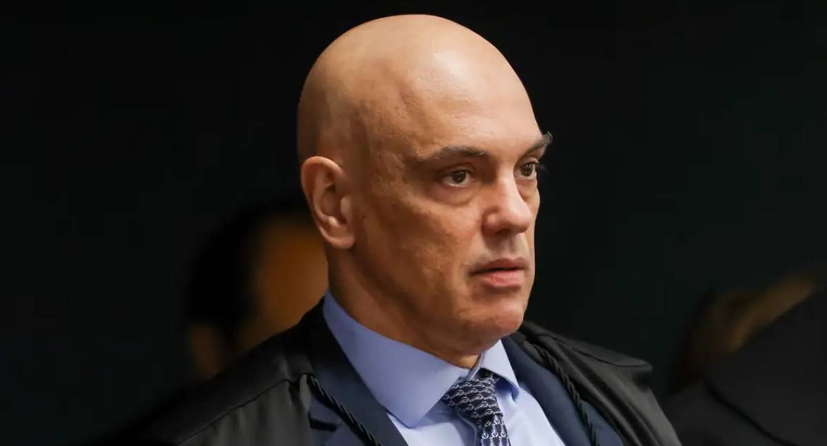 Moraes dá 48 horas para Bolsonaro explicar pedido de asilo