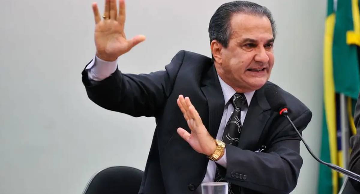 Moraes determina busca e apreensão contra pastor Silas Malafaia