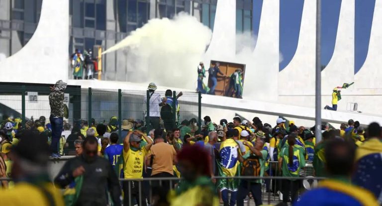 Moraes manda prender condenado que tirou tornozeleira eletrônica