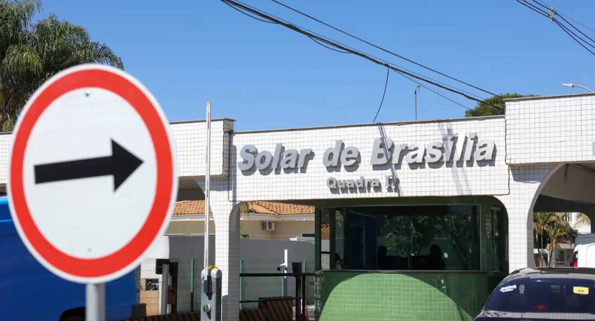 Moraes notifica governo do DF sobre monitoramento de Bolsonaro