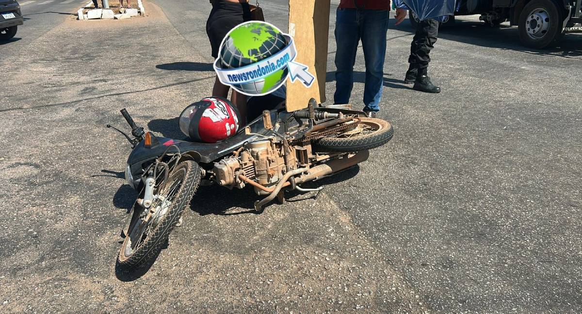 Motociclista fica ferida em acidente envolvendo viatura da Polícia Penal