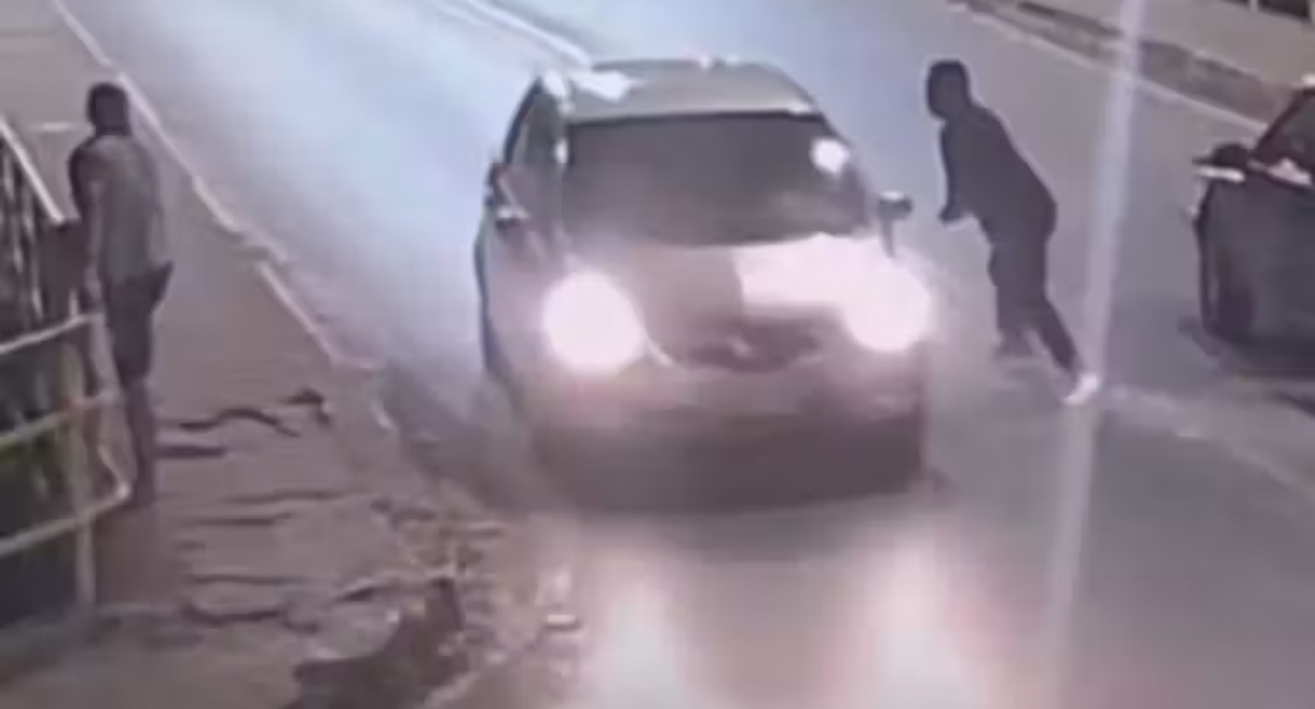 Motorista impede homem de se jogar de ponte em Ponte Nova (MG); ato de coragem é registrado em vídeo