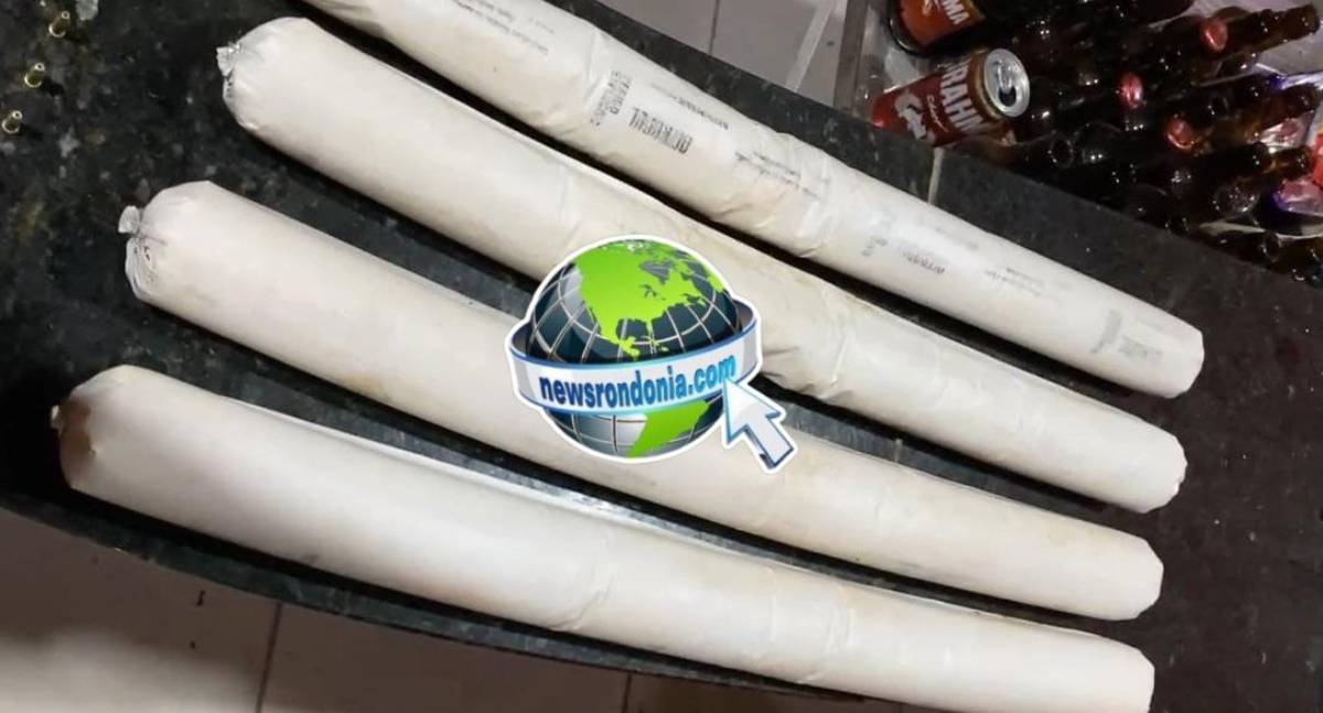 Mulher é presa com munição e bananas de dinamite em residência na zona leste