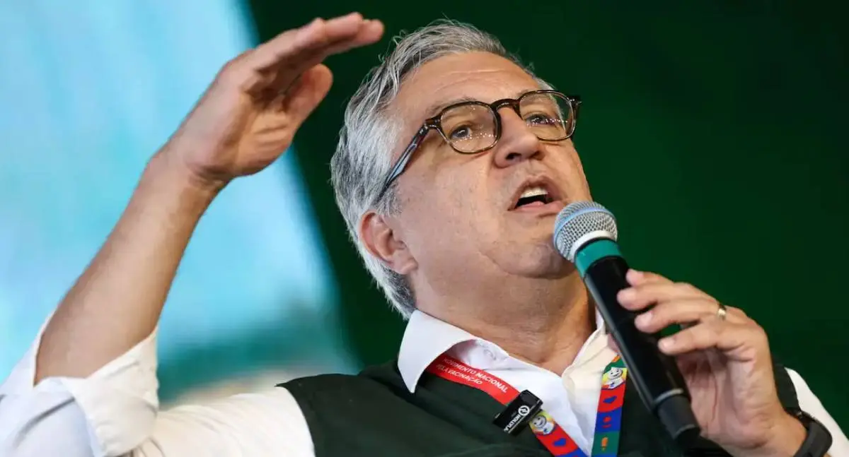 Padilha critica sanção dos EUA e a chama de "ato covarde"