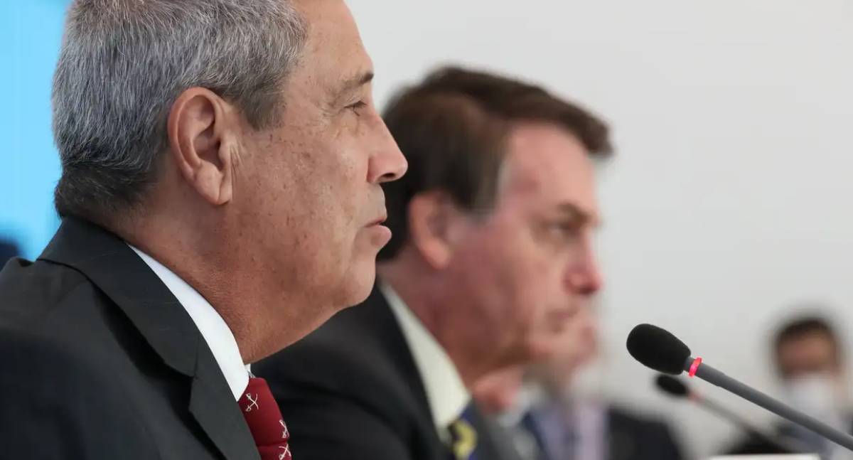 PF conclui que Braga Netto violou proibição de contato com Bolsonaro