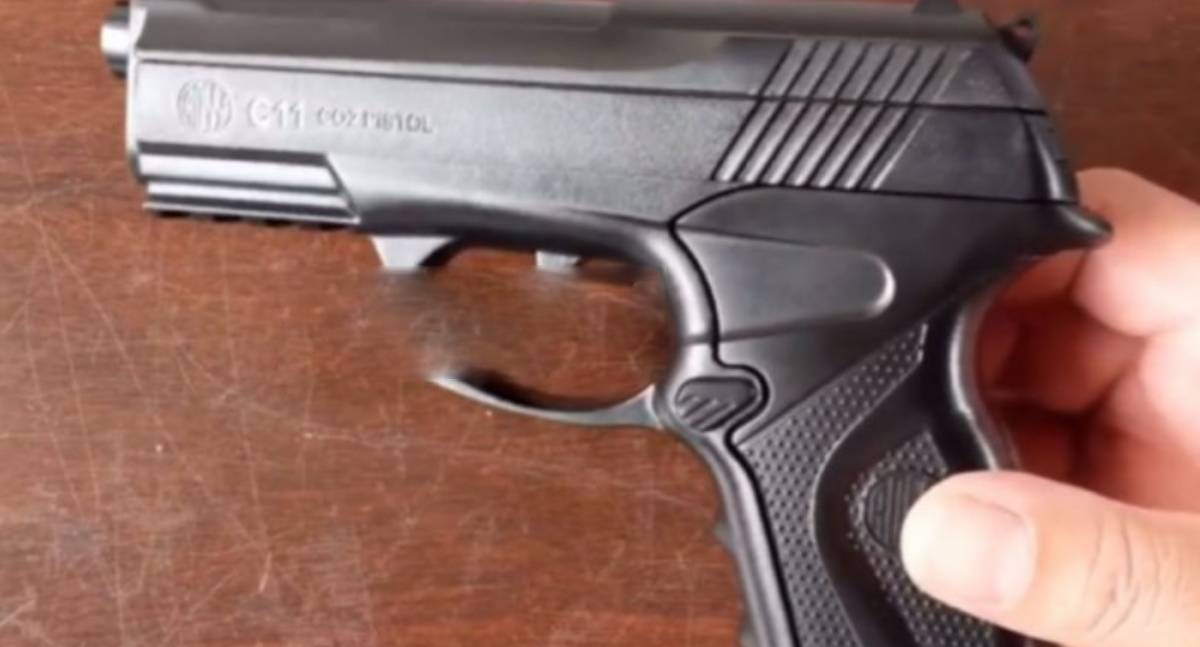 Polícia apreende simulacro de pistola em Ji-Paraná