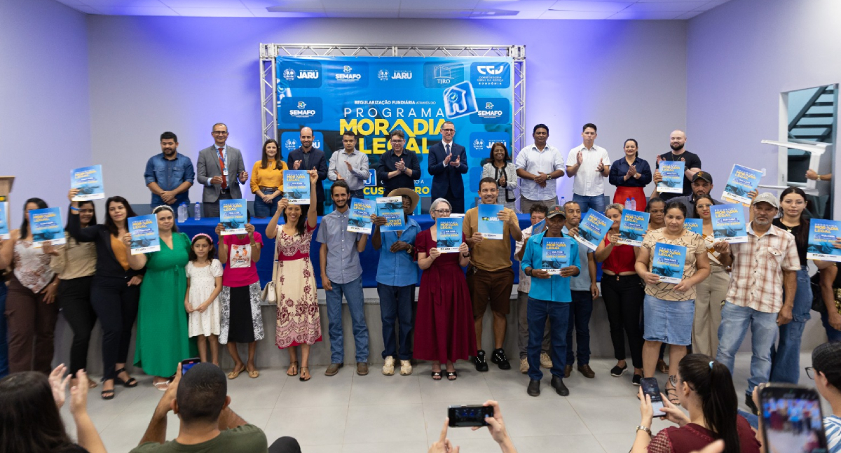 Prefeitura de Jaru entrega 134 títulos urbanos e garante segurança jurídica a moradores
