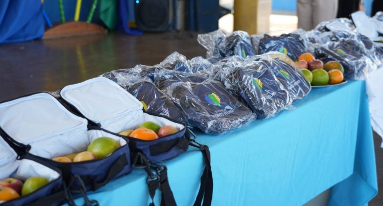 Prefeitura de Porto Velho lança Lanche Extra para mais de 40 mil alunos, anuncia Léo Moraes