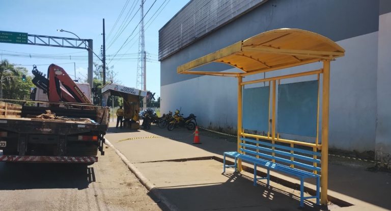 Prefeitura de Porto Velho reforma abrigos de ônibus para garantir conforto e segurança aos usuários