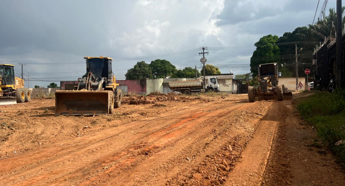 Prefeitura realiza patrolamento e encascalhamento no bairro Conceição, em Porto Velho