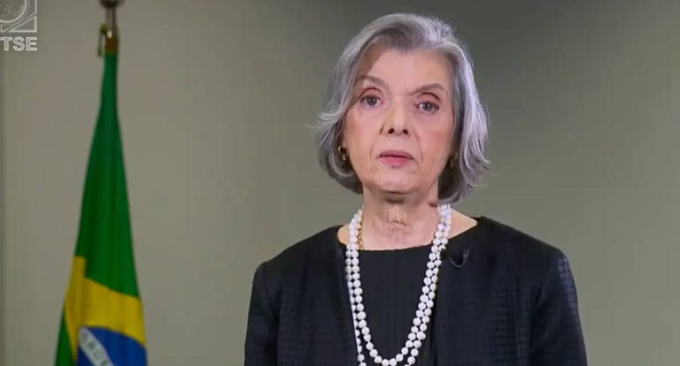 Presença de mulheres em tribunais enfrenta resistência, afirma Cármen Lúcia