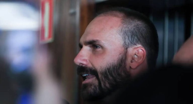 Presidente da Câmara envia pedido de cassação de Eduardo Bolsonaro ao Conselho de Ética