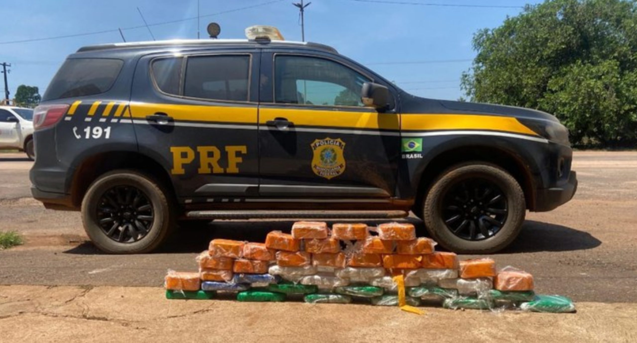 PRF em Rondônia apreende 43 tabletes de pasta base de cocaína na BR-364 em Porto Velho