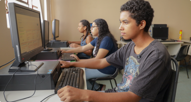 Programa leva internet para mais de 600 escolas públicas em Rondônia - News Rondônia