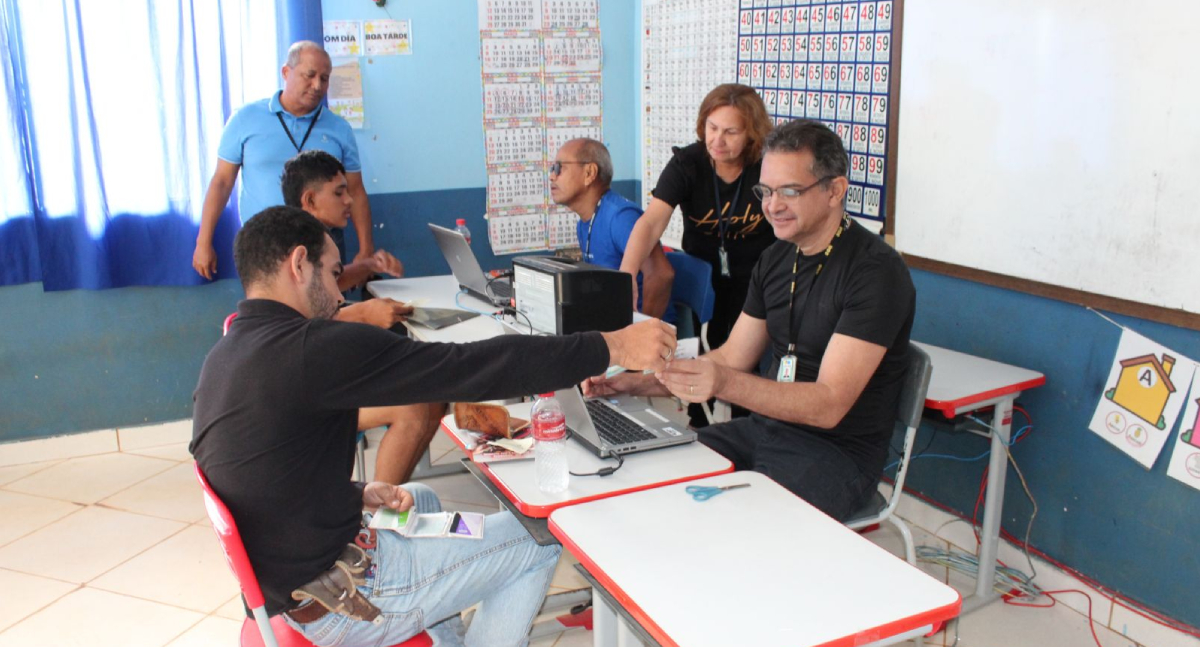 Projeto da Prefeitura de Porto Velho leva serviços essenciais à Escola Major Guapindaia, com apoio de diversas instituições públicas