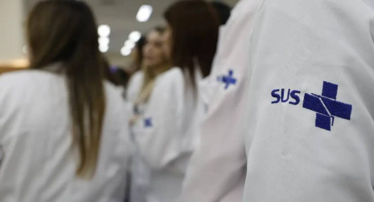 Secretário Mozart Sales defende o Mais Médicos após sanção dos EUA