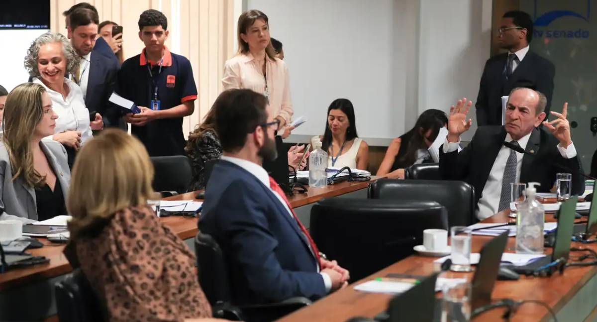 Senado aprova novo Código Eleitoral com 900 artigos na CCJ
