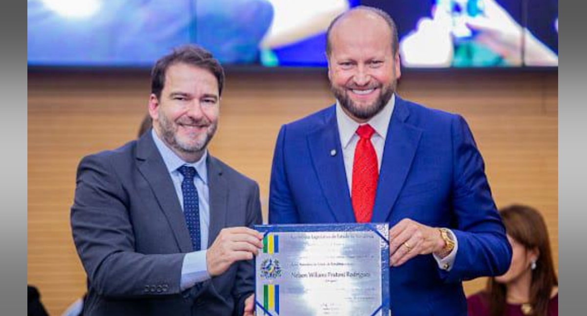 "Sou rondoniense", diz Nelson Wilians ao receber título da Assembleia