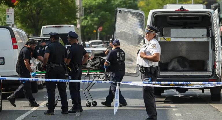 Tiroteio em clube do Brooklyn deixa três mortos e oito feridos em Nova York