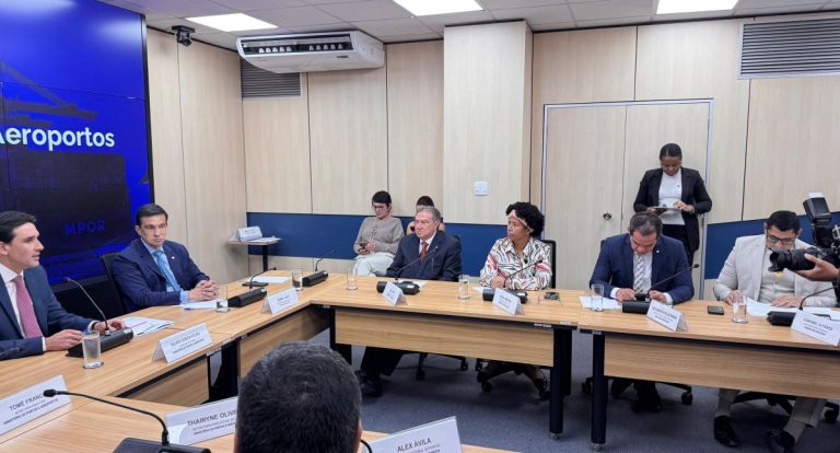 Sílvia Cristina cobra redução de passagens e mais voos em Rondônia - News Rondônia