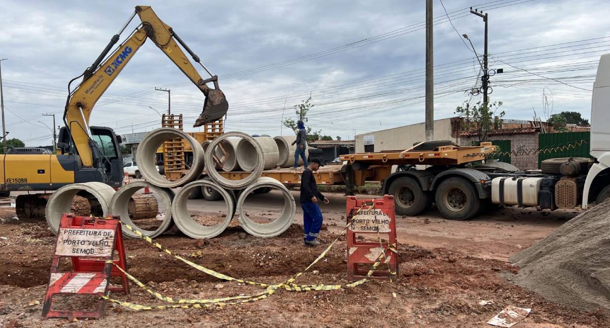 Ação rápida resolve alagamentos históricos na avenida Rio de Janeiro em Porto Velho